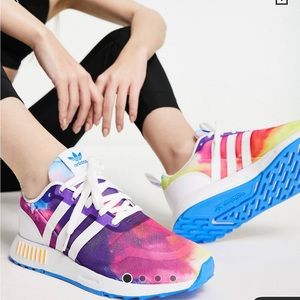 Adidas originals with multi color pops SZ:6.5